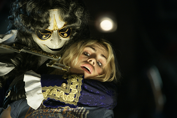 unit still from Doctor Who, Rose attacked by clockwork person